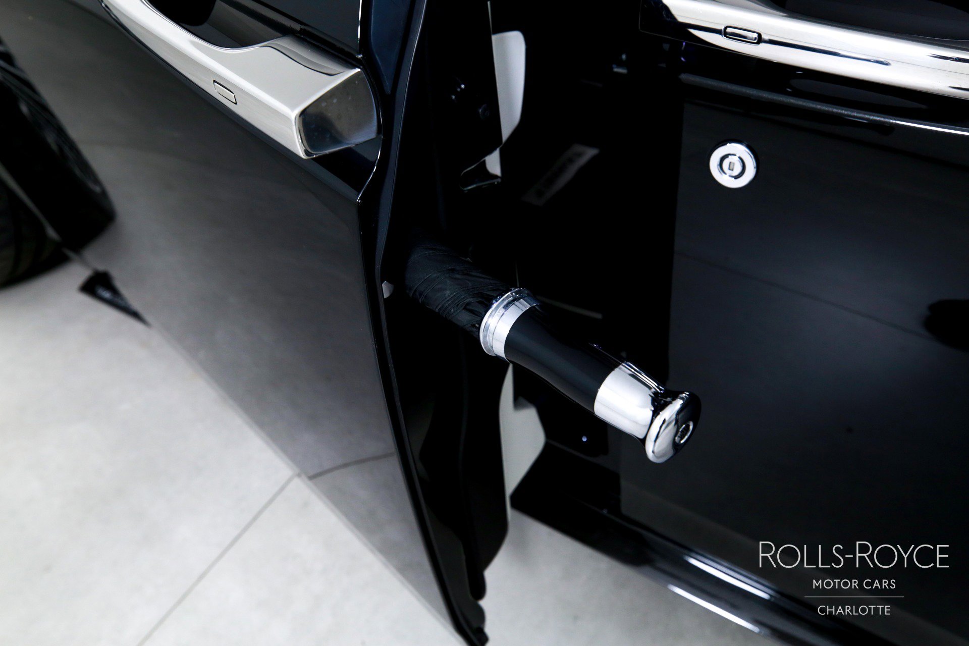 Used 2018 Rolls-Royce Phantom Sedan image 33