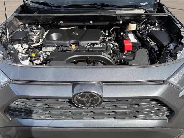 Used 2021 Toyota RAV4 LE FWD image 27