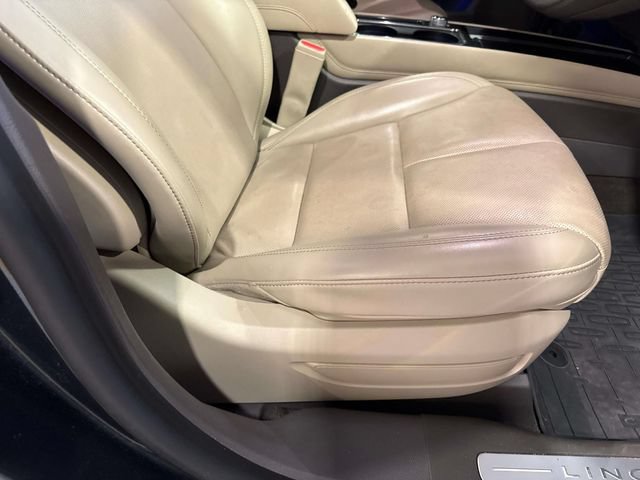 Used 2021 Lincoln Corsair Reserve w/ Elements Package FWD image 17
