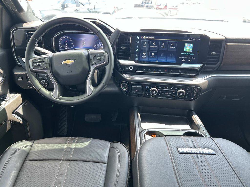 Used 2025 Chevrolet Silverado 3500 High Country w/ High Country Premium Package AWD/4WD image 28