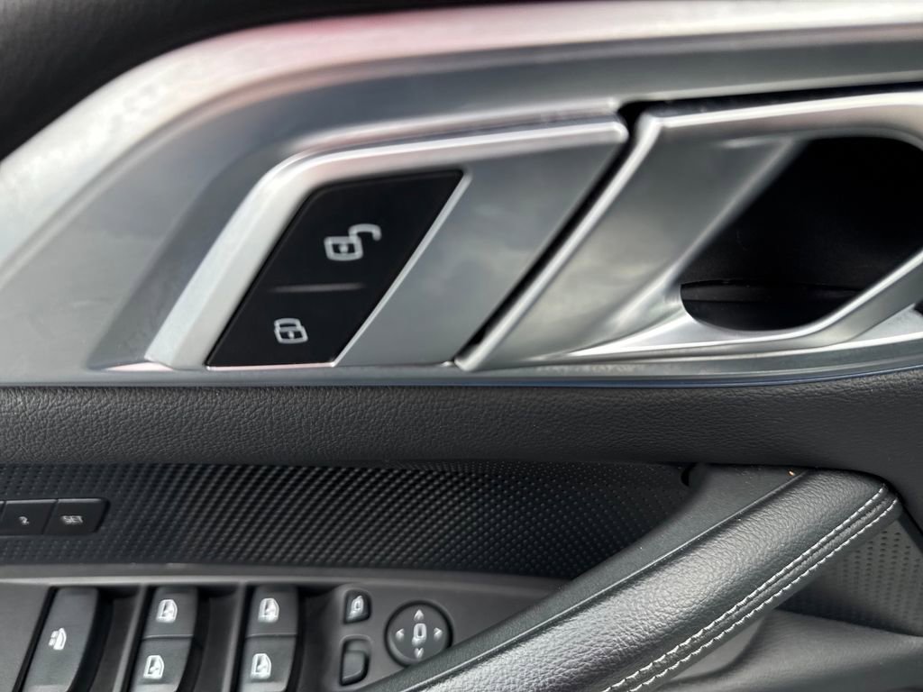 Used 2025 BMW 430i Convertible image 17