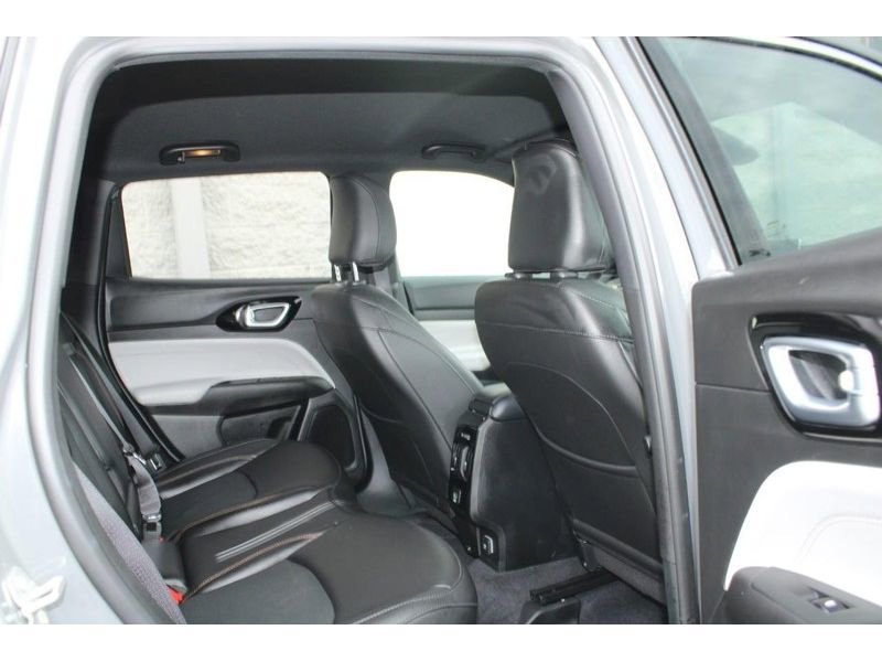 Used 2023 Jeep Compass Limited image 12