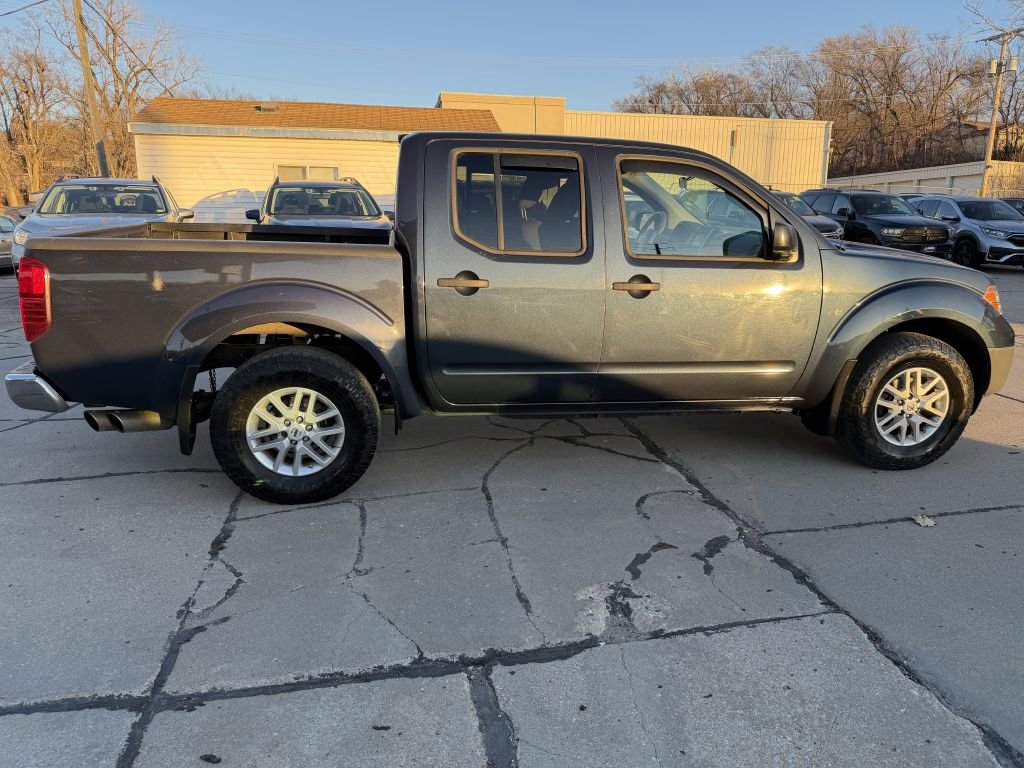 Used 2019 Nissan Frontier SV image 7
