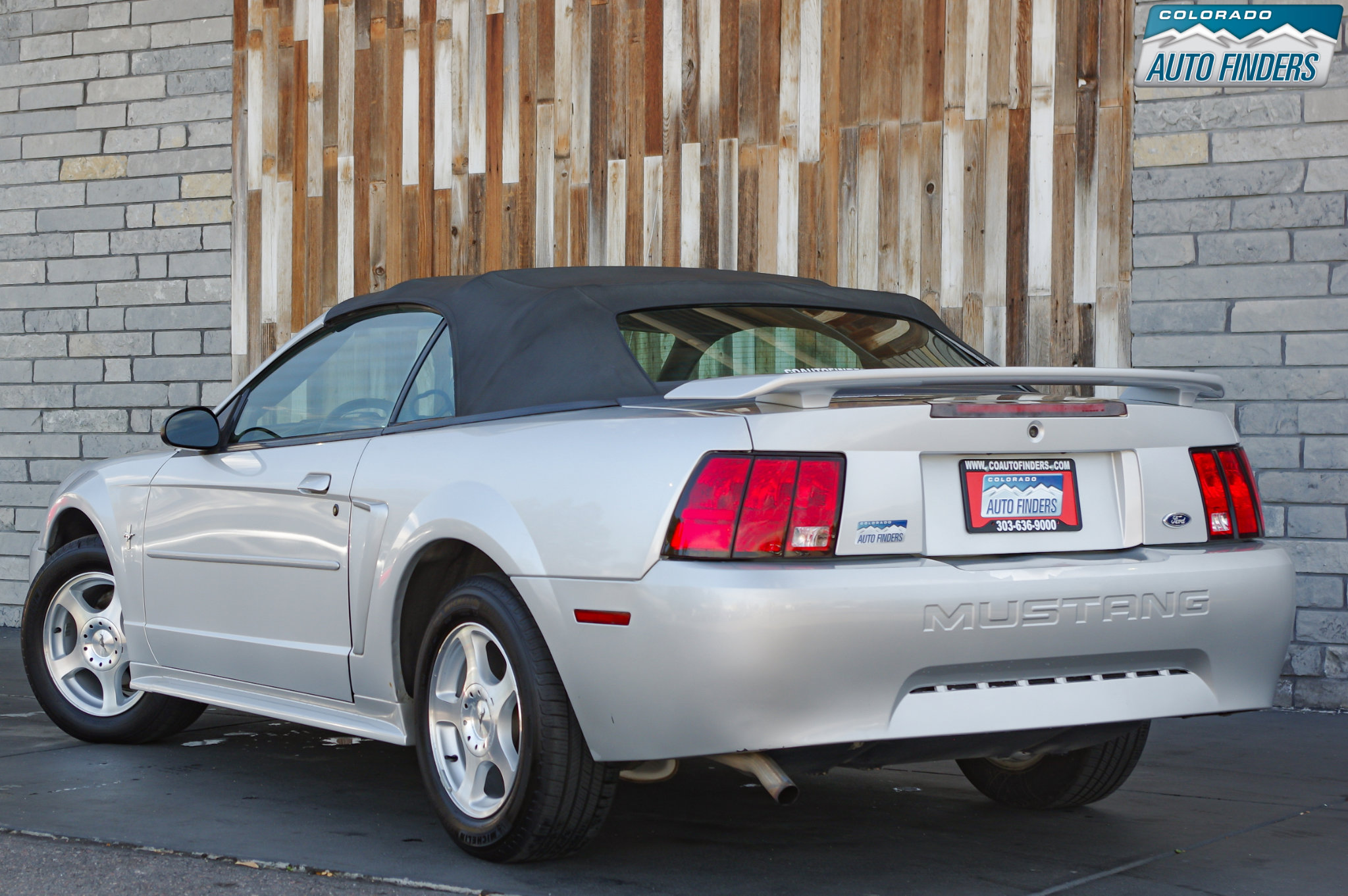 Used 2003 Ford Mustang Convertible image 6