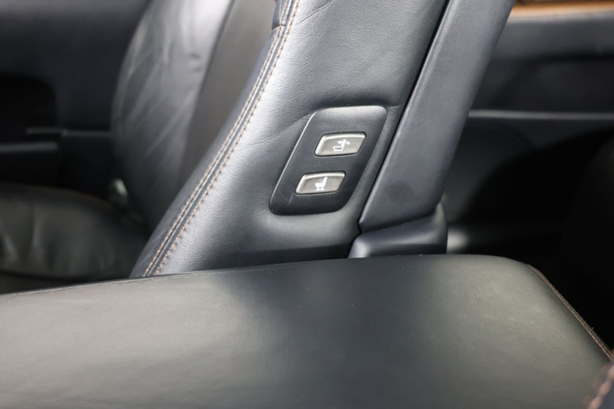 Used 2010 Lexus LS 460 RWD image 52