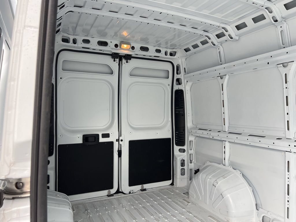 Used 2026 RAM ProMaster 2500 w/ Safety Group FWD image 9