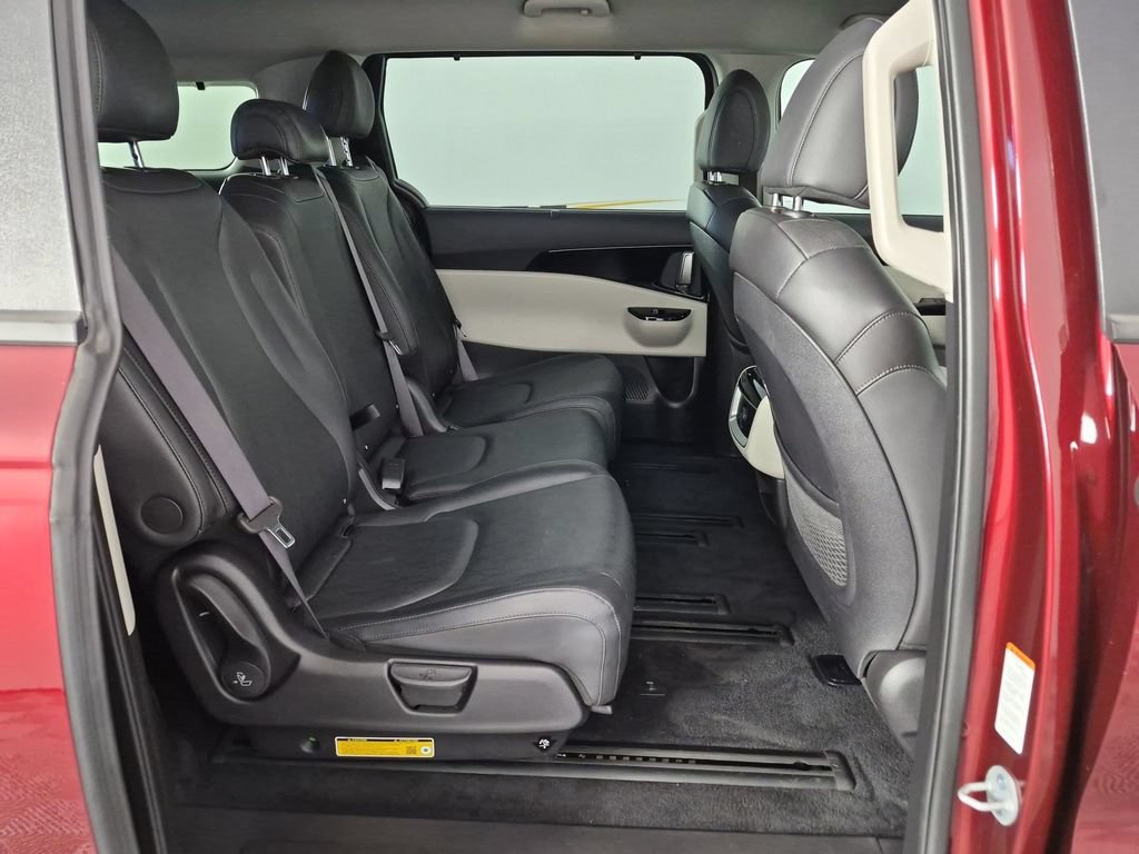 Used 2024 Kia Carnival EX FWD image 34