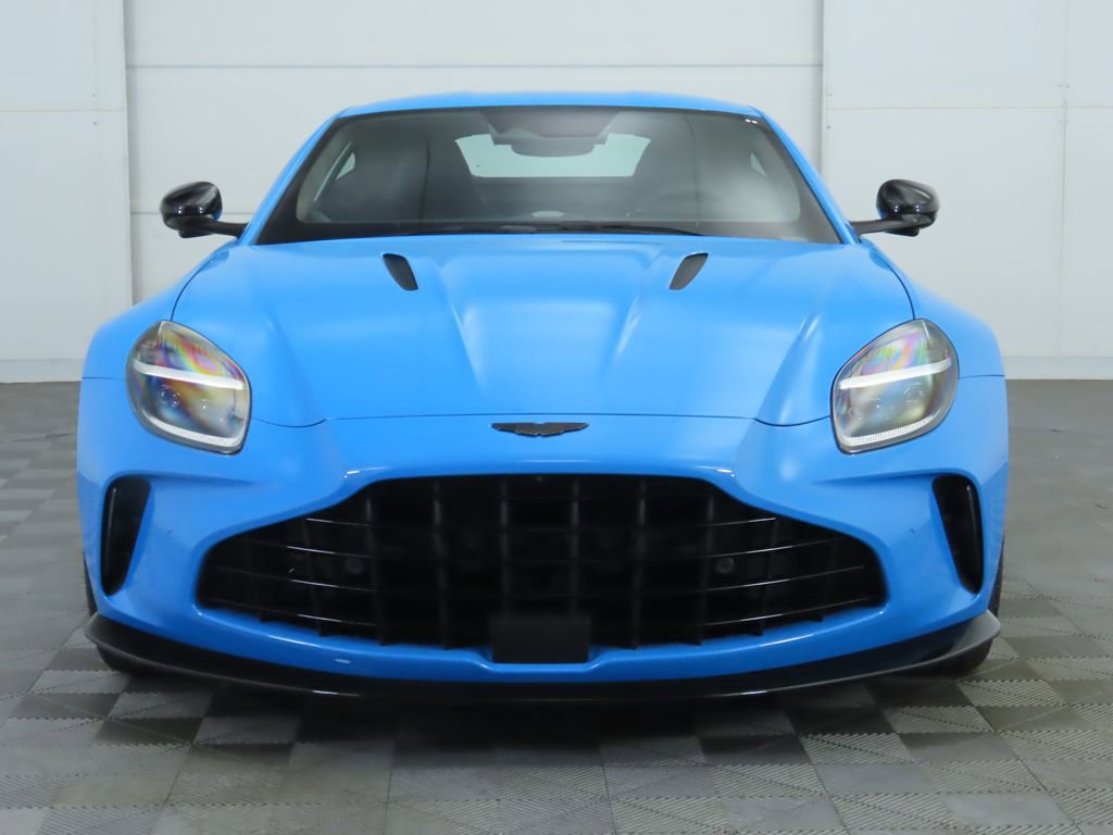 Used 2025 Aston Martin V8 Vantage Coupe image 2
