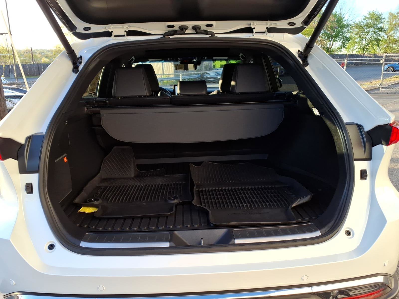 Used 2024 Toyota Venza Limited AWD/4WD image 12