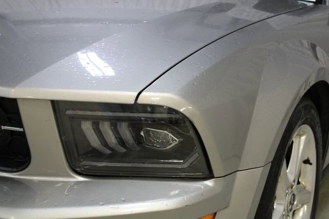 Used 2008 Ford Mustang Deluxe image 32