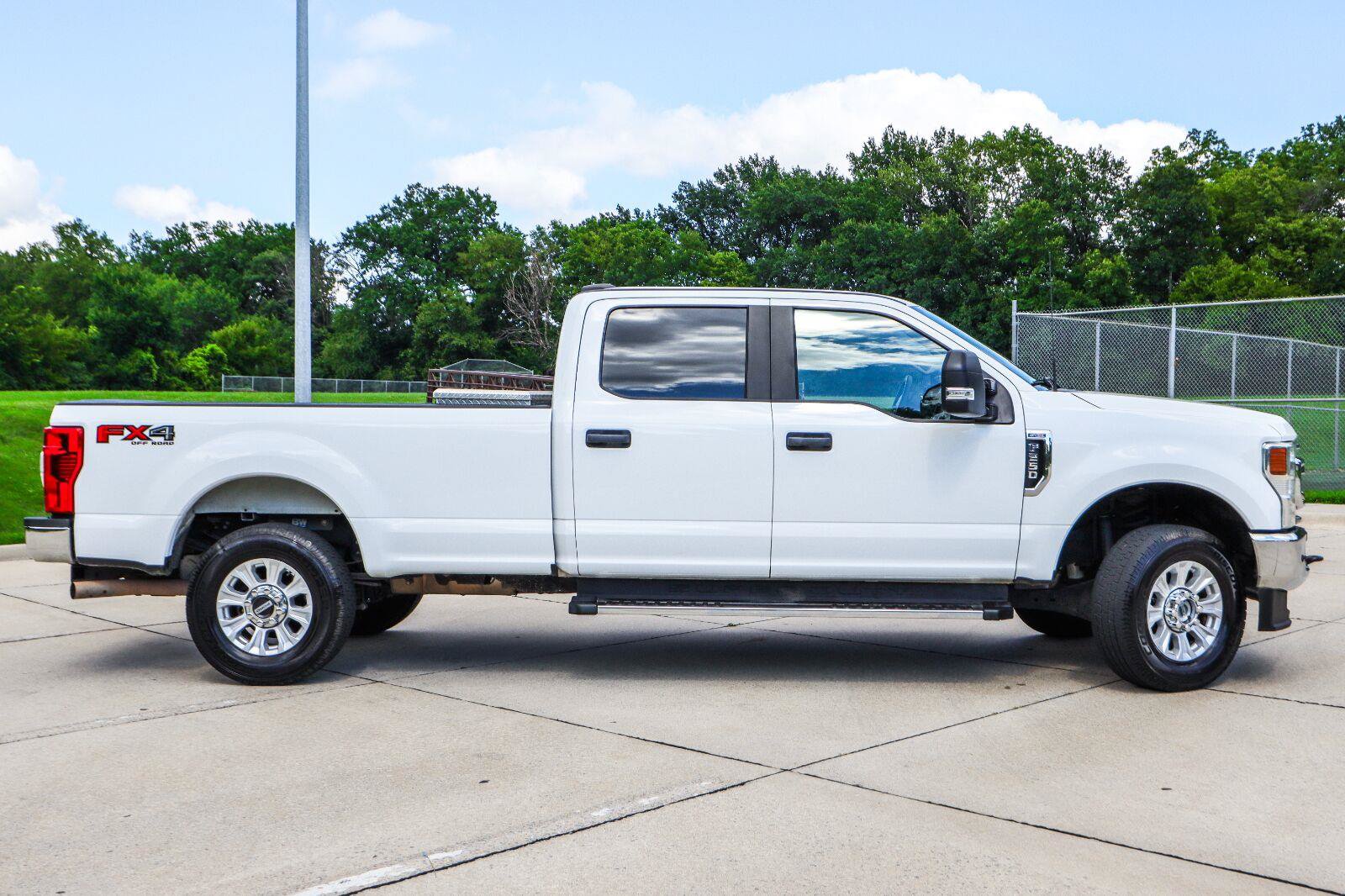 Used 2022 Ford F250 XL w/ STX Appearance Package AWD/4WD image 4
