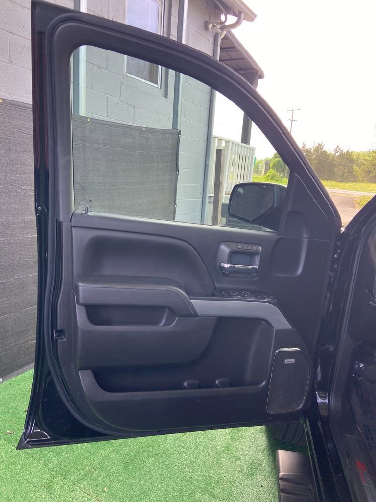 Used 2018 Chevrolet Silverado 1500 LTZ Z71 w/ LTZ Plus Package AWD/4WD image 34