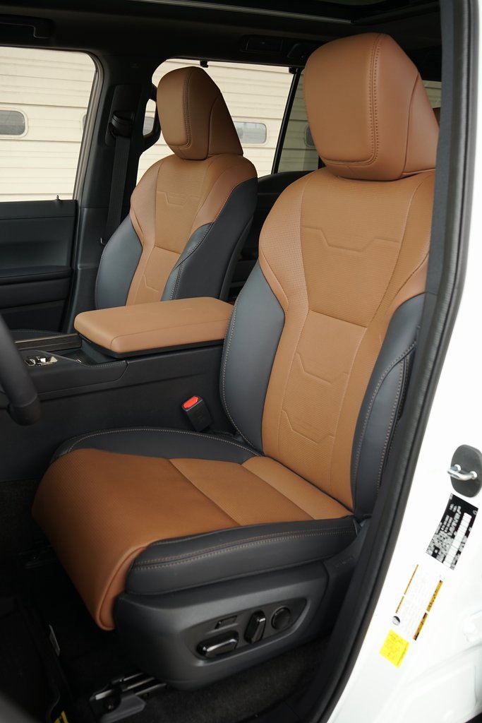 Used 2025 Lexus GX 550 image 3