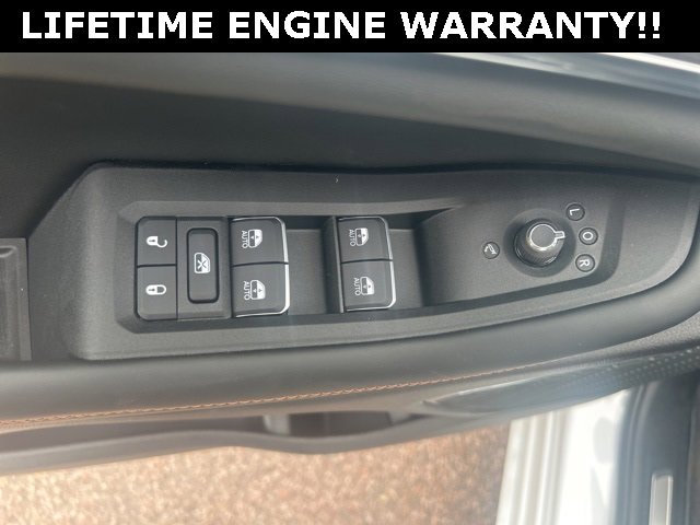 New 2025 Jeep Grand Cherokee L Overland w/ Luxury Tech Group IV image 11