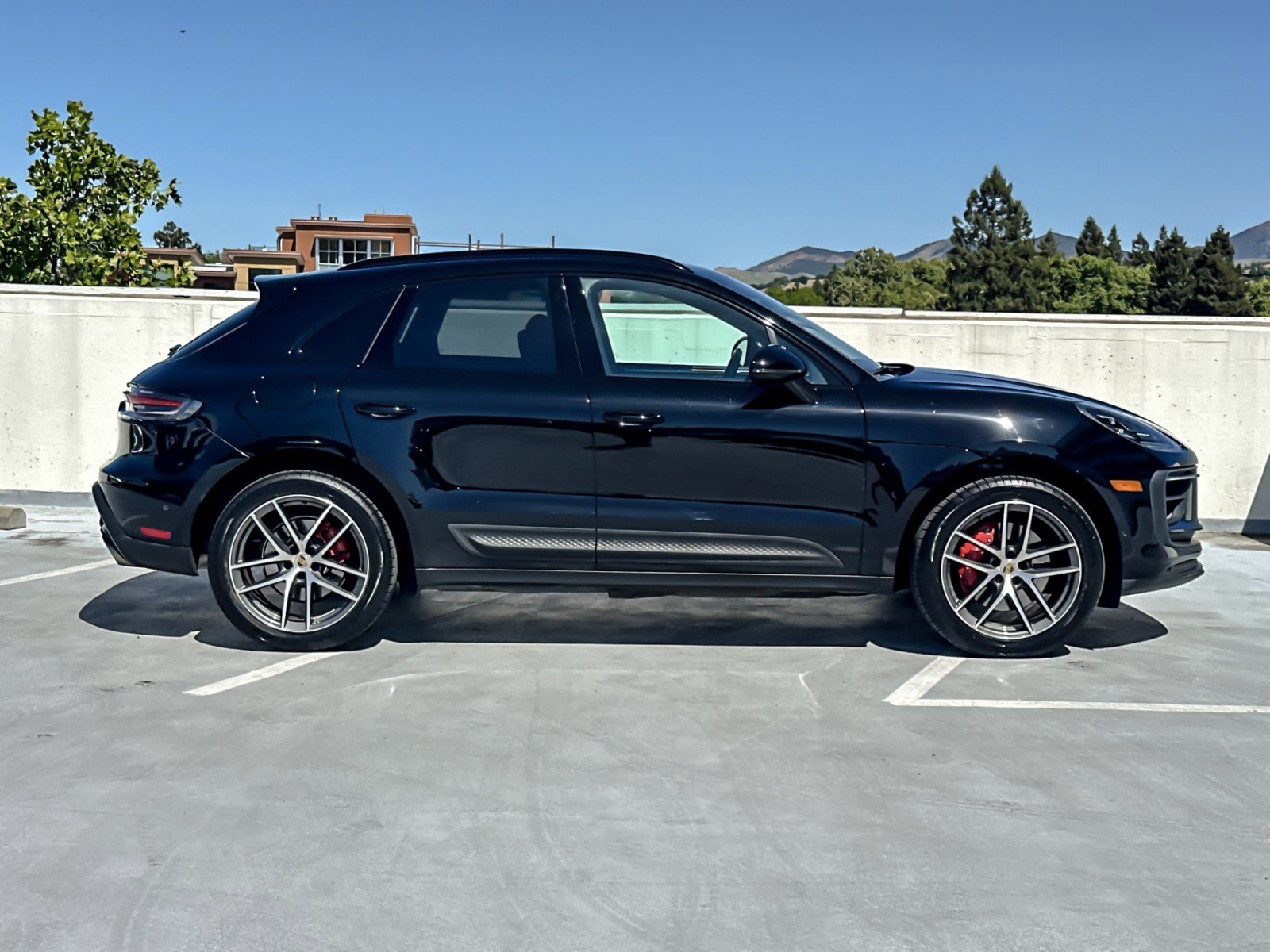 Certified 2023 Porsche Macan S image 9