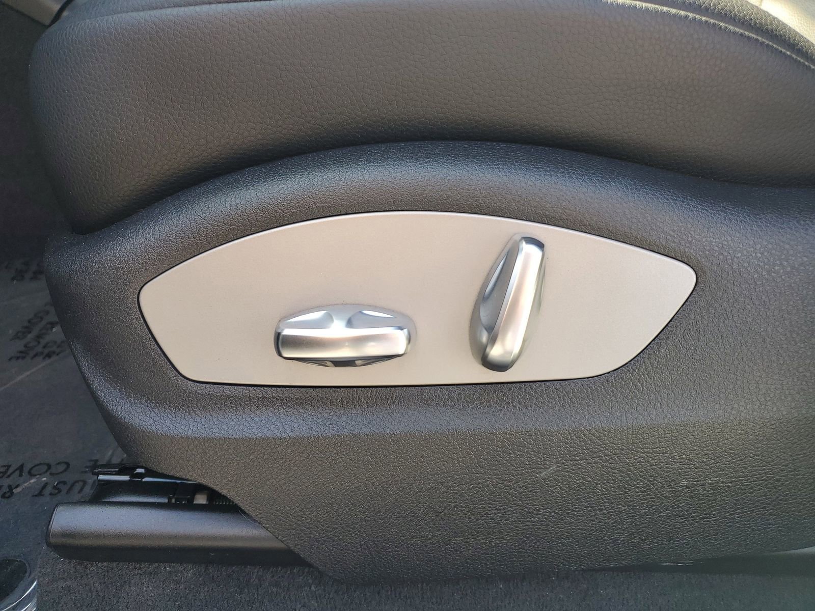 Used 2022 Porsche Macan AWD/4WD image 21