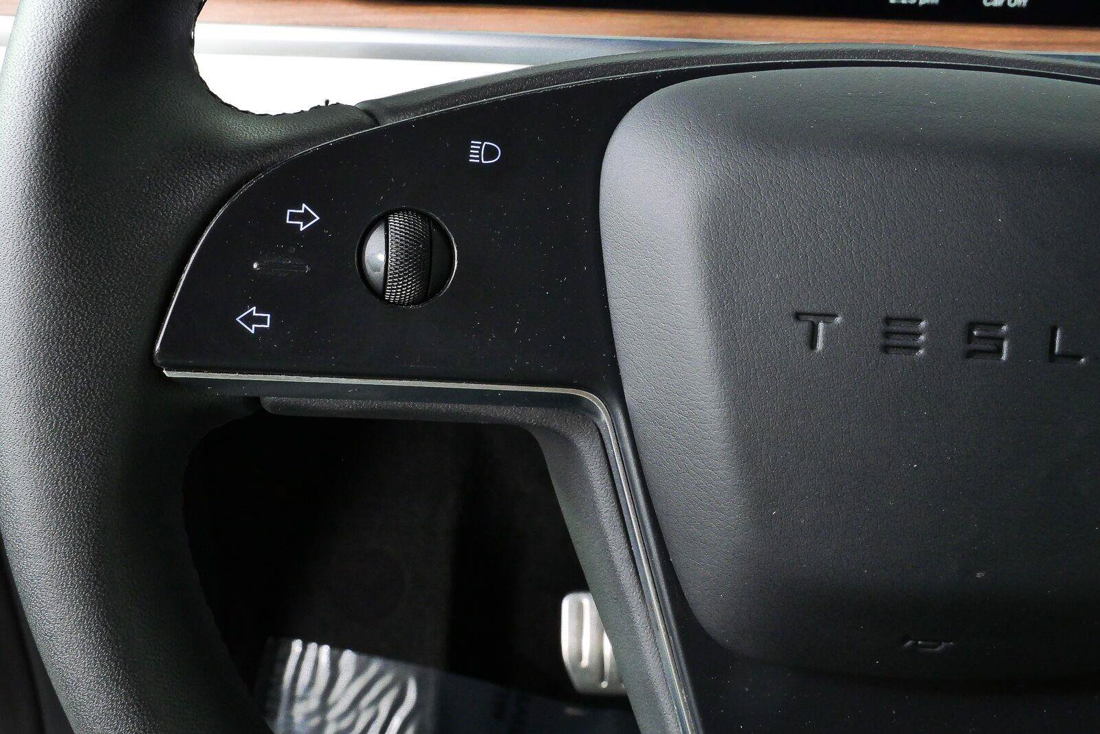 Used 2025 Tesla Model X AWD/4WD image 11