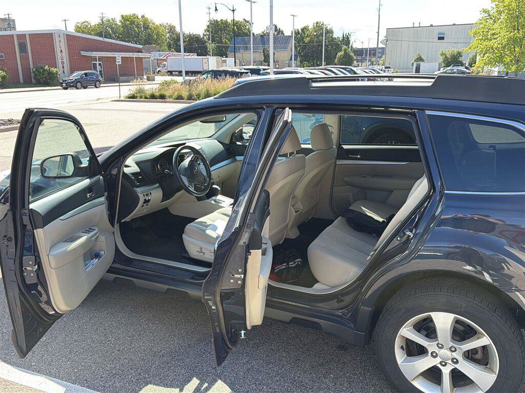 Used 2014 Subaru Outback 2.5i Premium AWD/4WD image 18