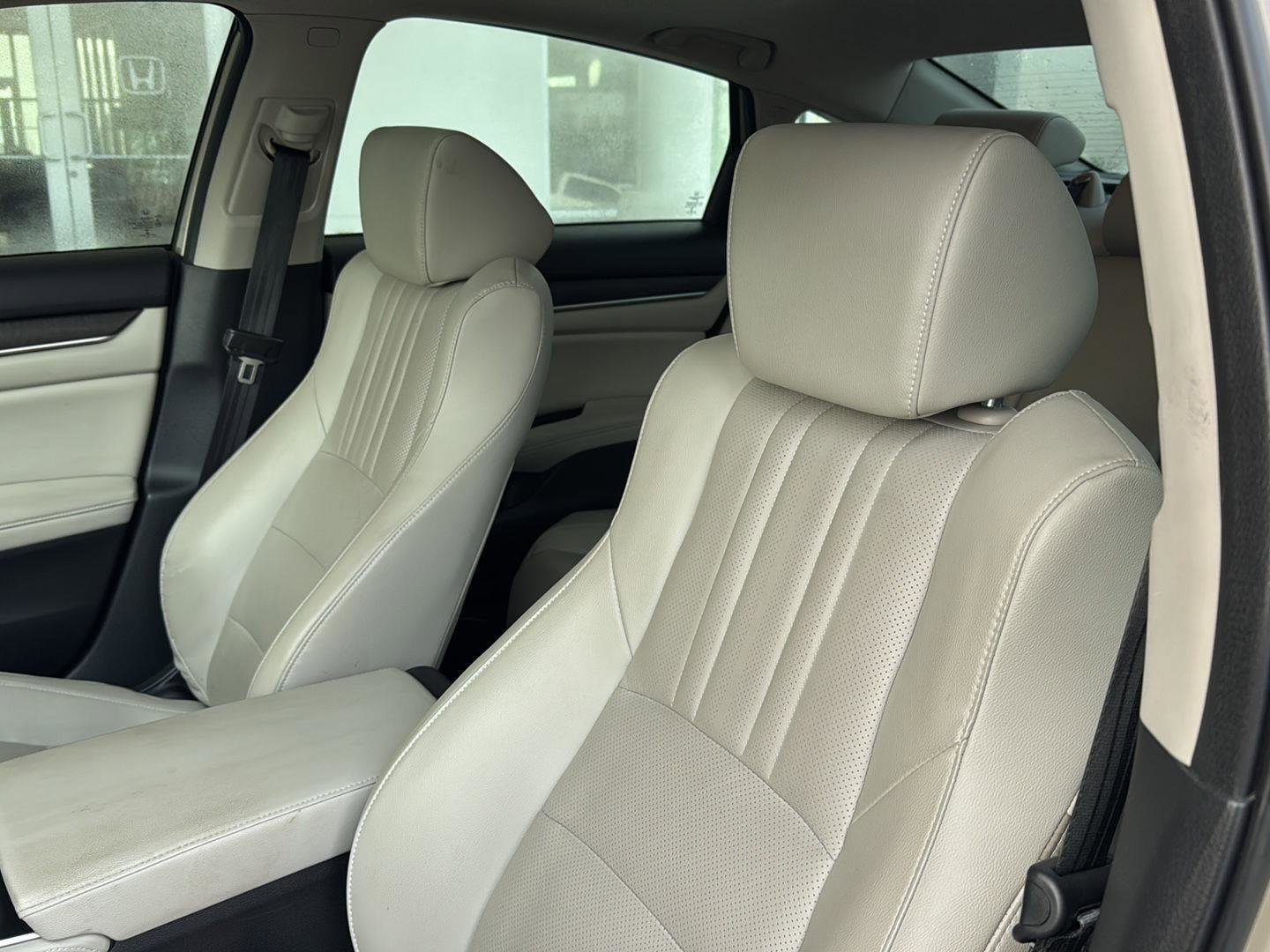 Used 2018 Honda Accord Touring image 26