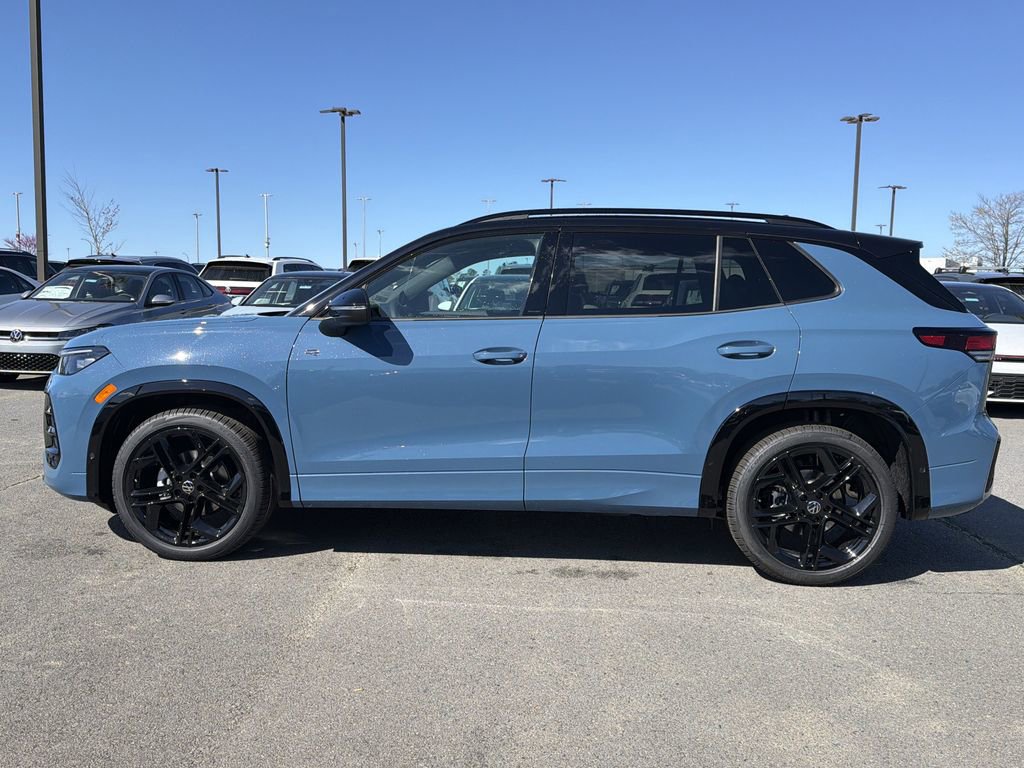 New 2026 Volkswagen Tiguan SE R-Line image 2