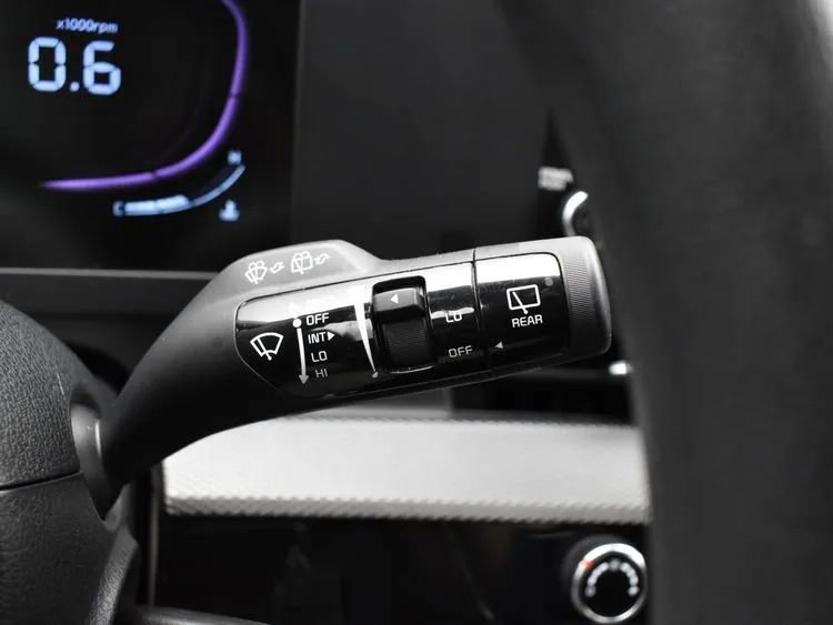 Used 2024 Kia Sportage LX image 25