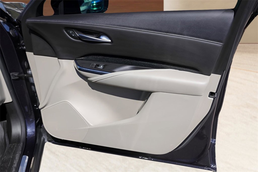 Certified 2022 Cadillac XT4 Premium Luxury w/ Technology Package image 28