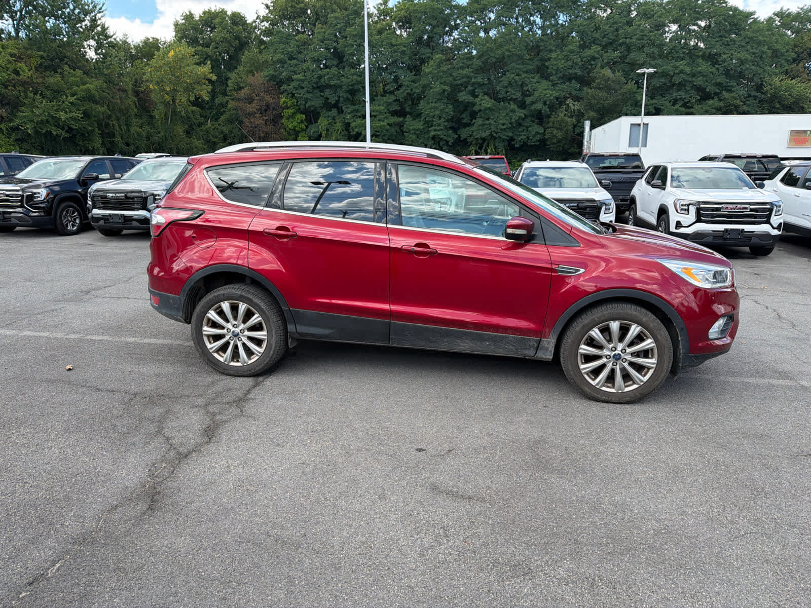 Used 2017 Ford Escape Titanium w/ Equipment Group 301A AWD/4WD image 40