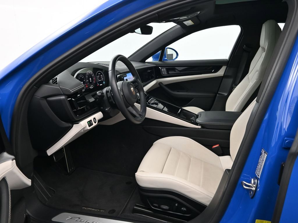 Used 2024 Porsche Panamera 4 image 4