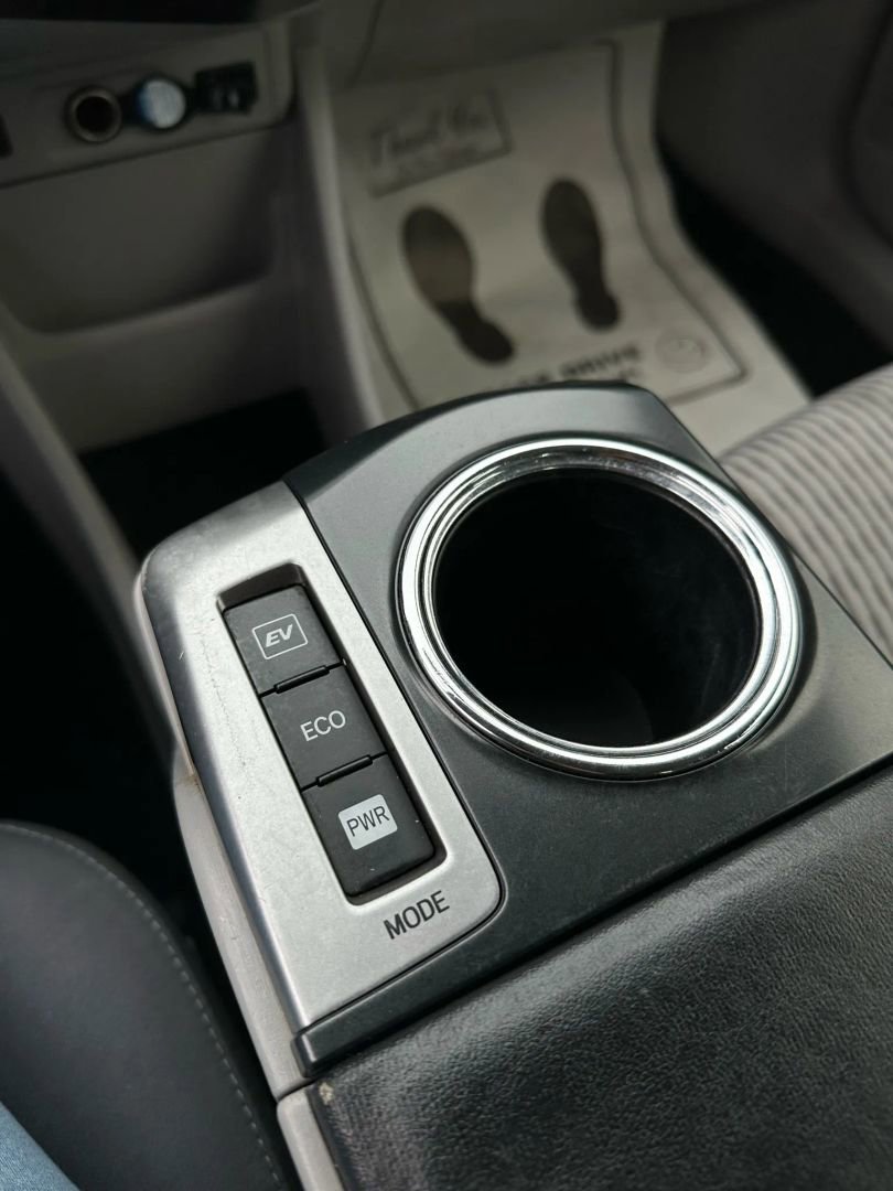 Used 2015 Toyota Prius V Three image 26