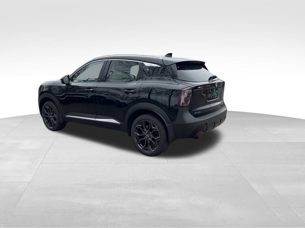 New 2025 Nissan Kicks SR AWD/4WD image 2