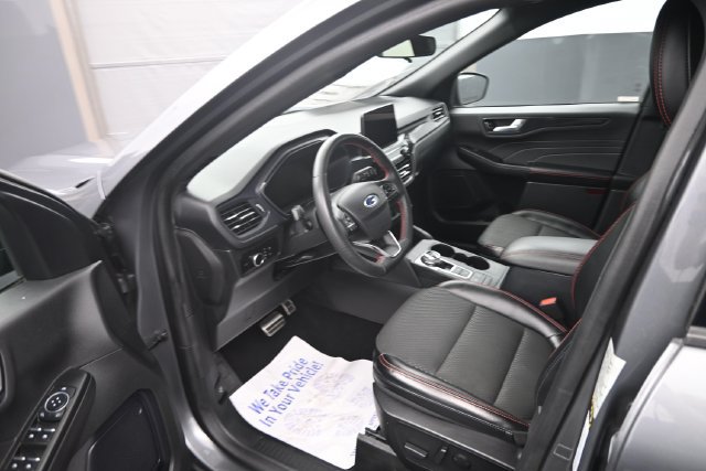 Used 2023 Ford Escape ST-Line AWD/4WD image 9