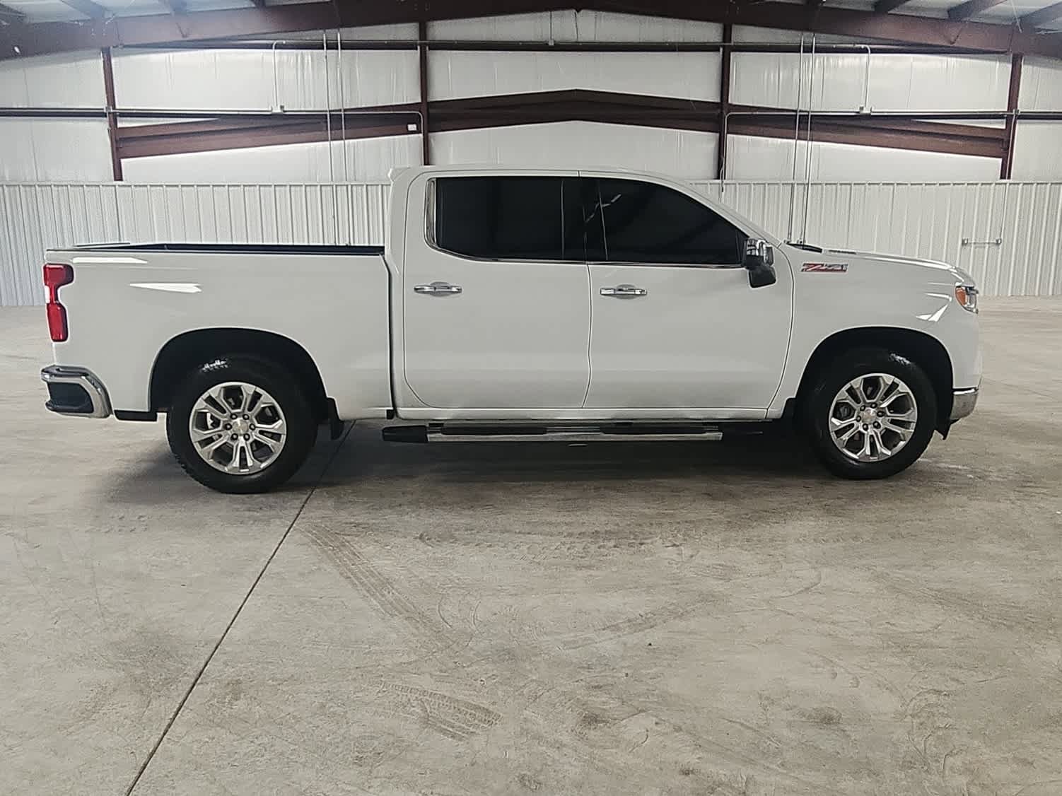 Used 2024 Chevrolet Silverado 1500 LTZ w/ LTZ Premium Package AWD/4WD image 6