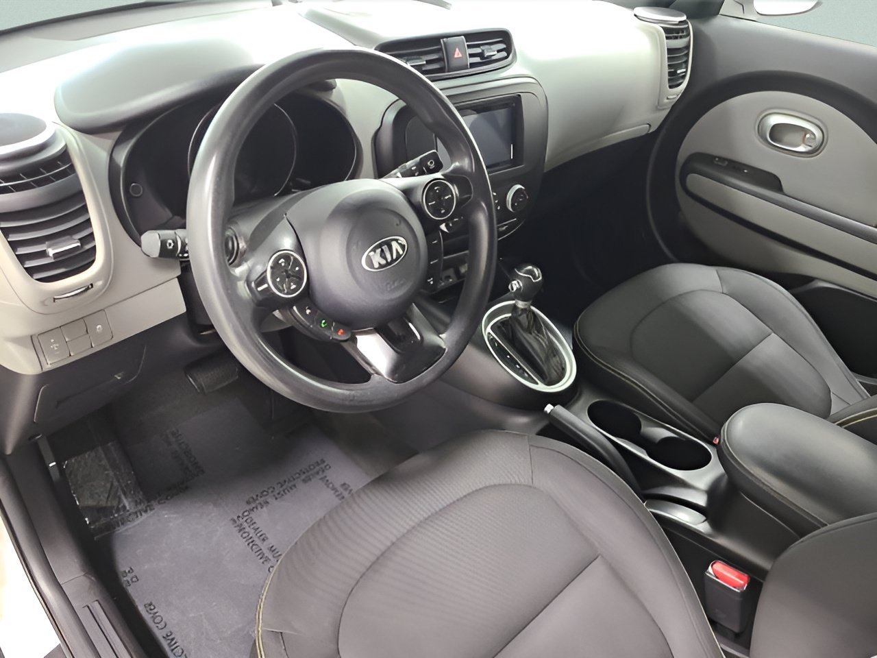 Used 2014 Kia Soul + FWD image 19