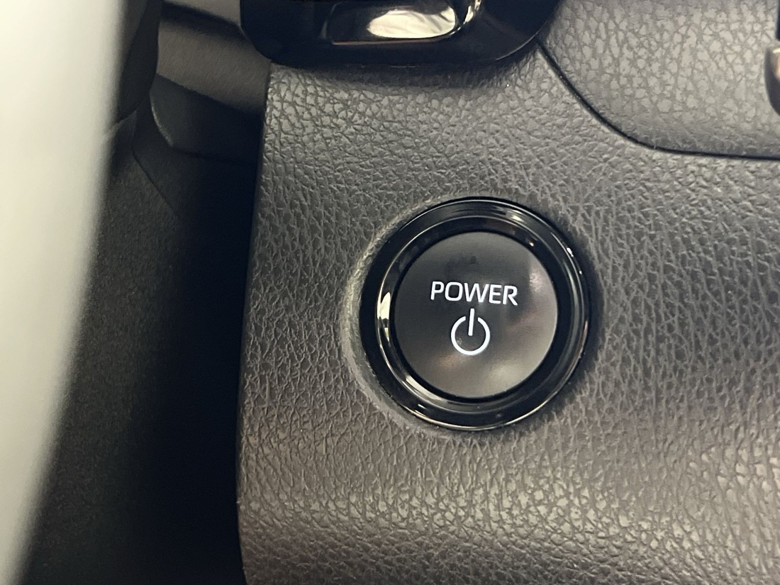 Used 2025 Toyota Camry SE FWD image 35