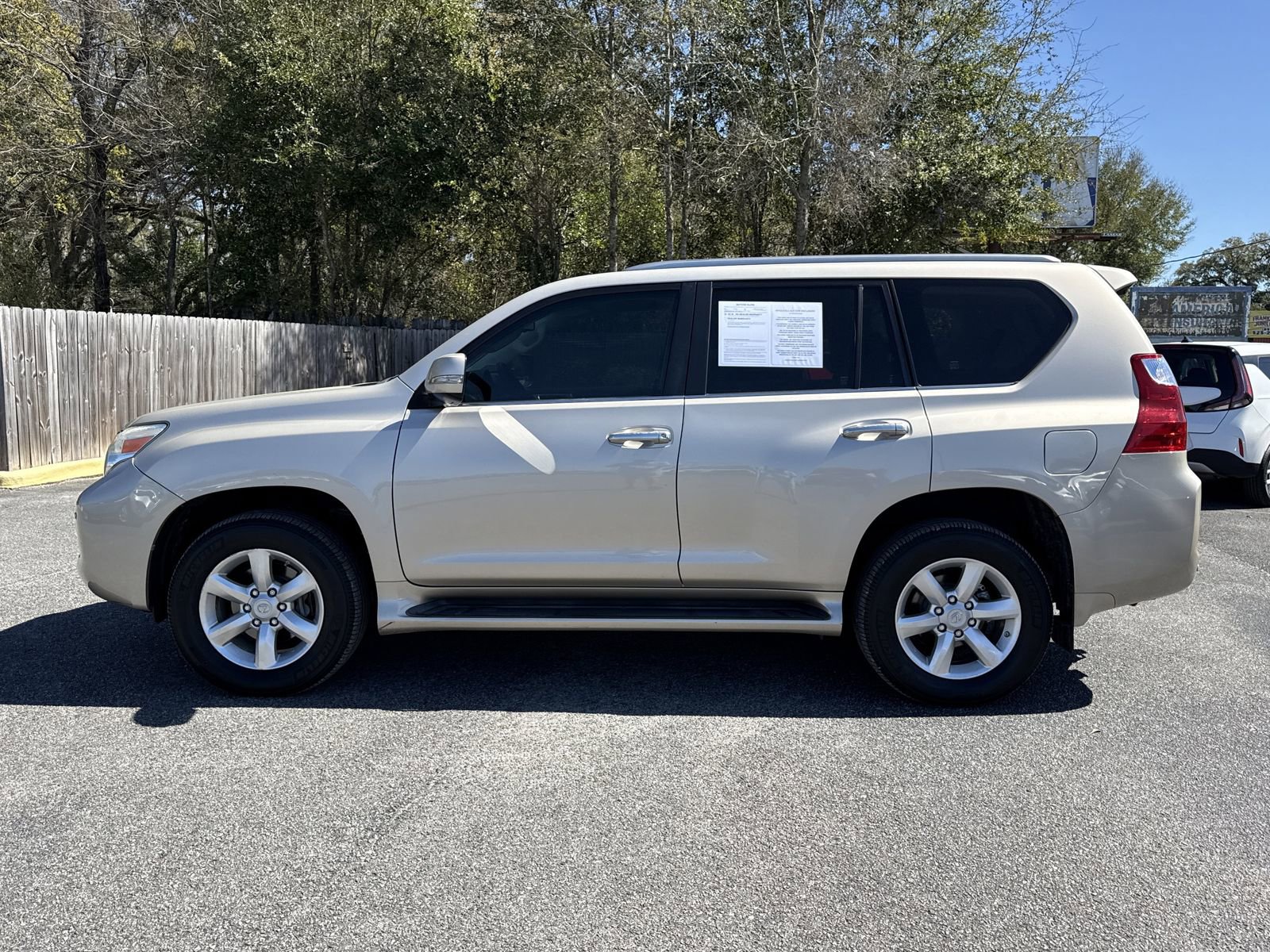 Used 2010 Lexus GX 460 image 3