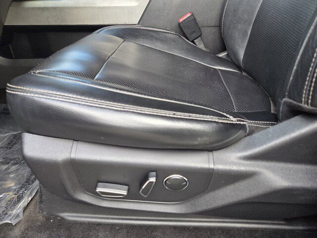 Used 2015 Ford F150 Lariat image 15