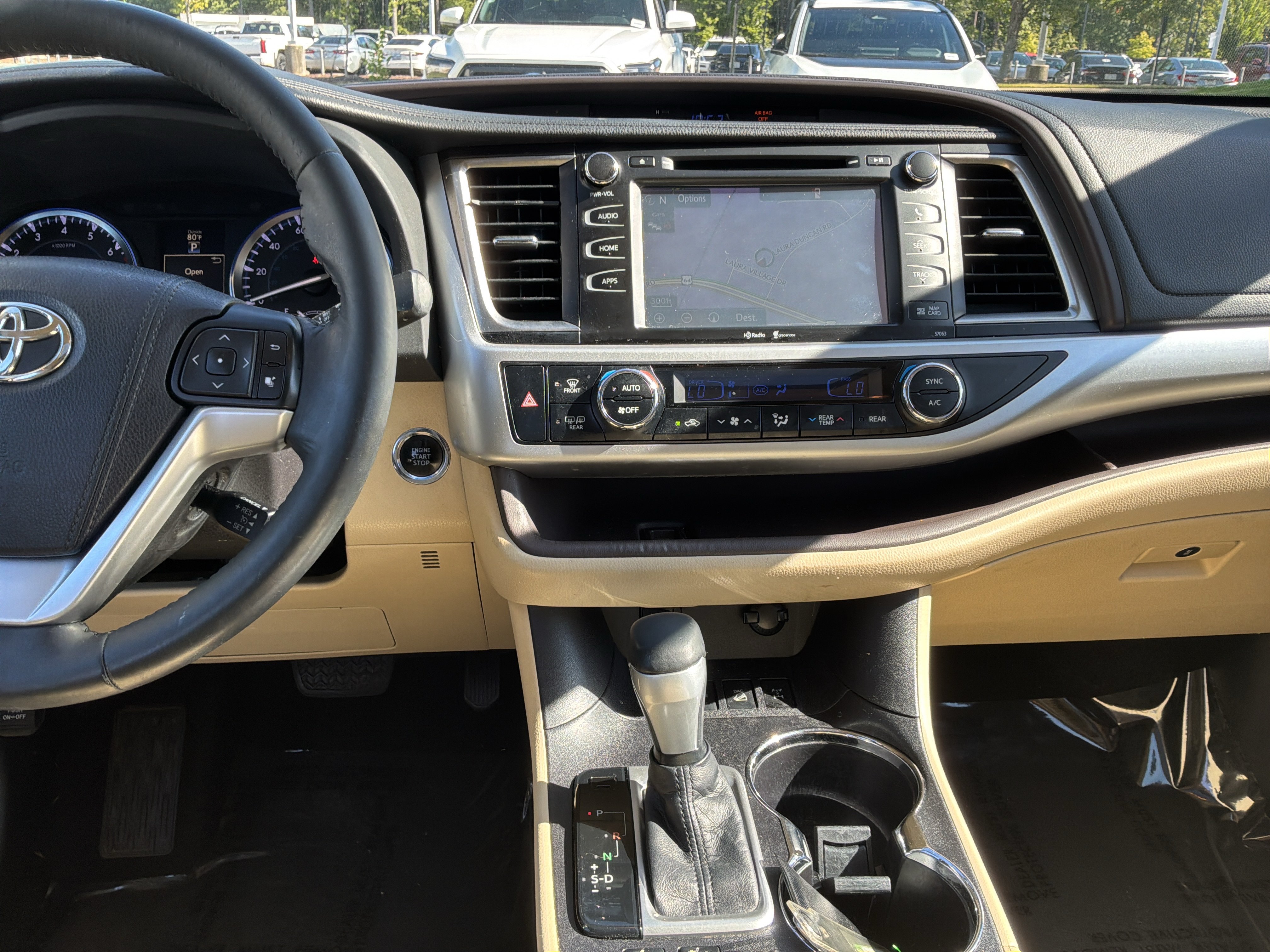 Used 2015 Toyota Highlander XLE AWD/4WD image 30