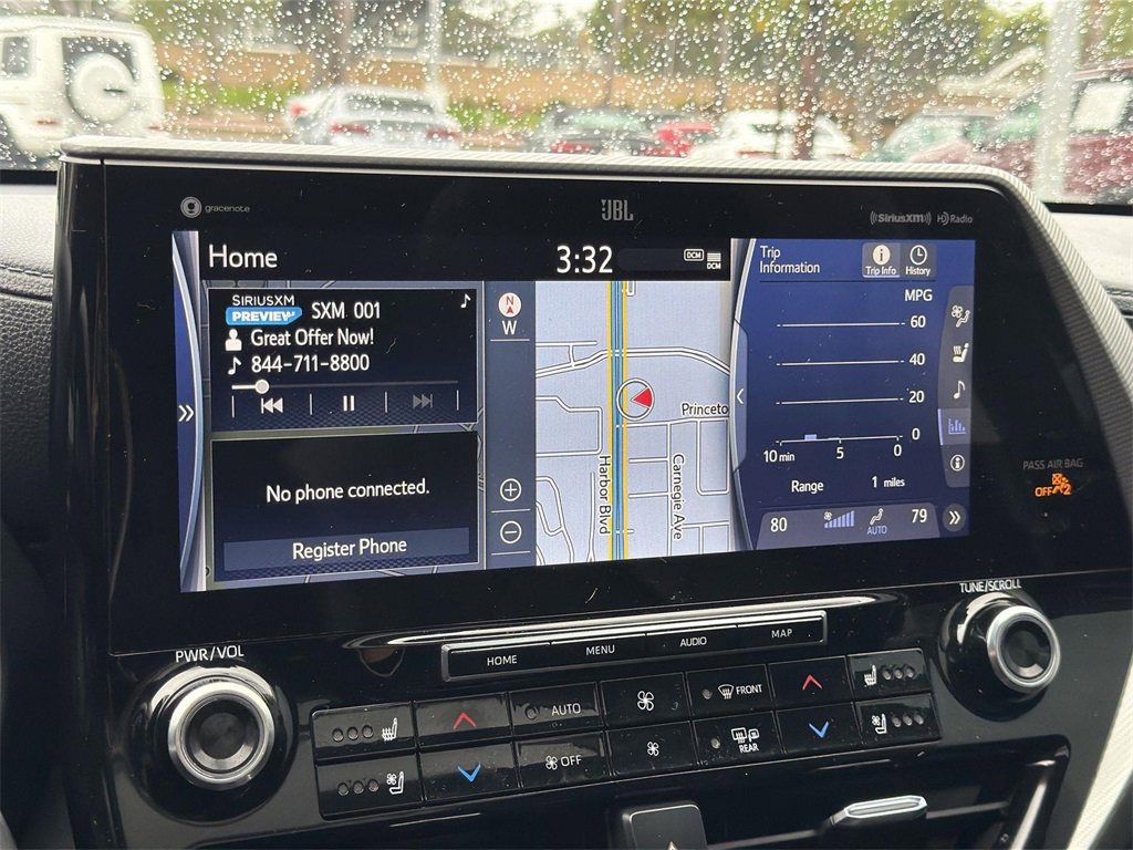 Used 2020 Toyota Highlander Platinum image 16