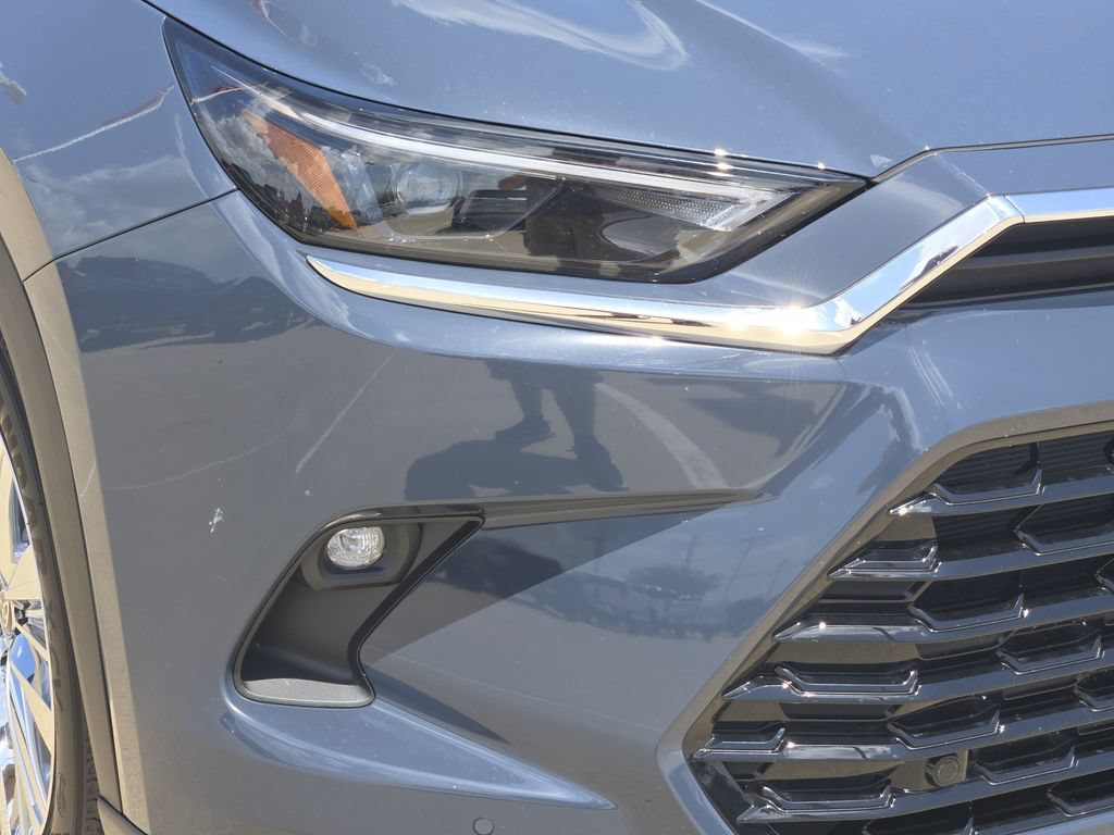 Used 2025 Toyota Grand Highlander AWD image 9