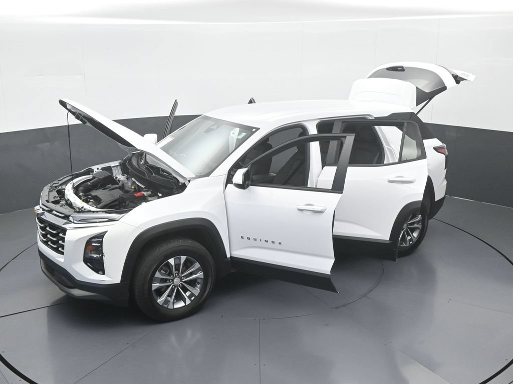 Used 2026 Chevrolet Equinox LT FWD image 61