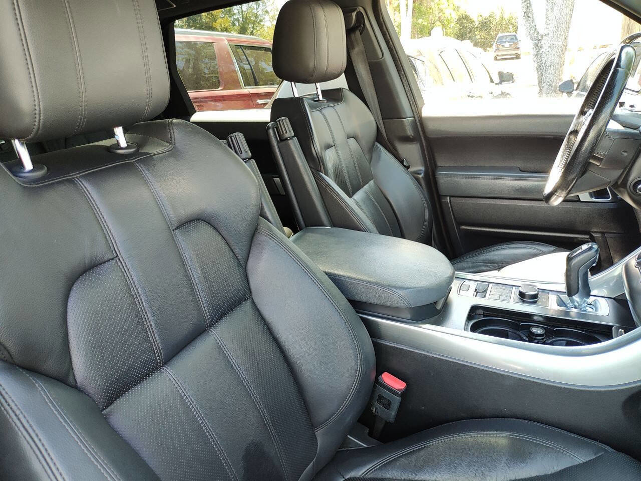 Used 2015 Land Rover Range Rover Sport SE image 56