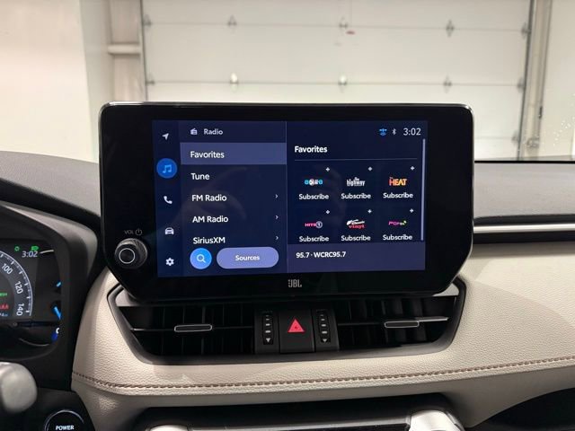 Used 2025 Toyota RAV4 XLE Premium image 18