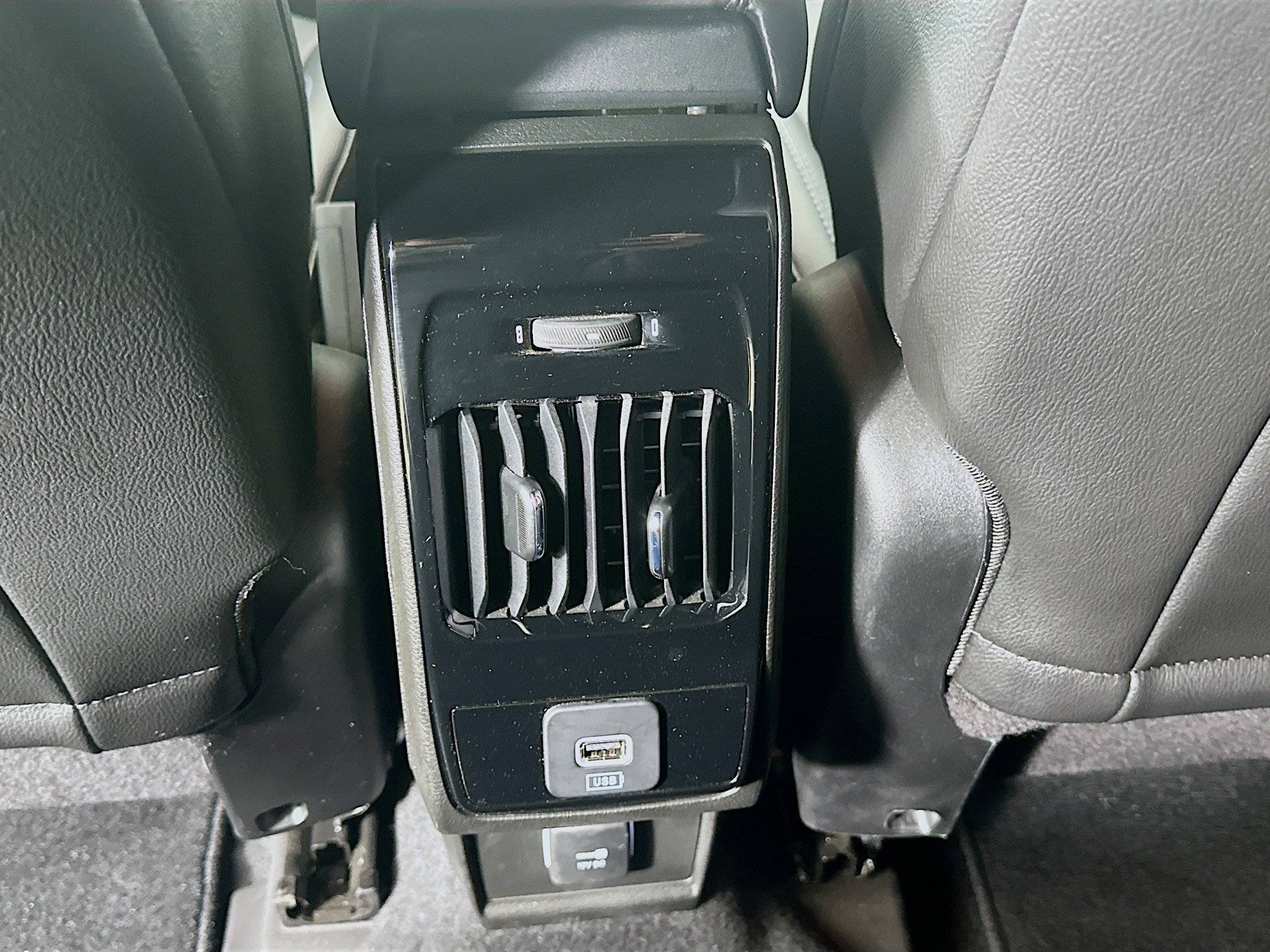 Certified 2025 Jeep Compass Latitude image 31