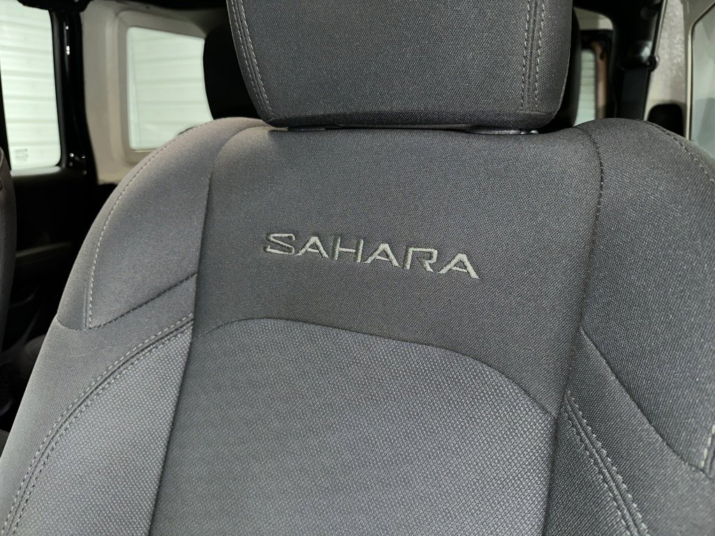 Used 2022 Jeep Wrangler Unlimited Sahara image 3