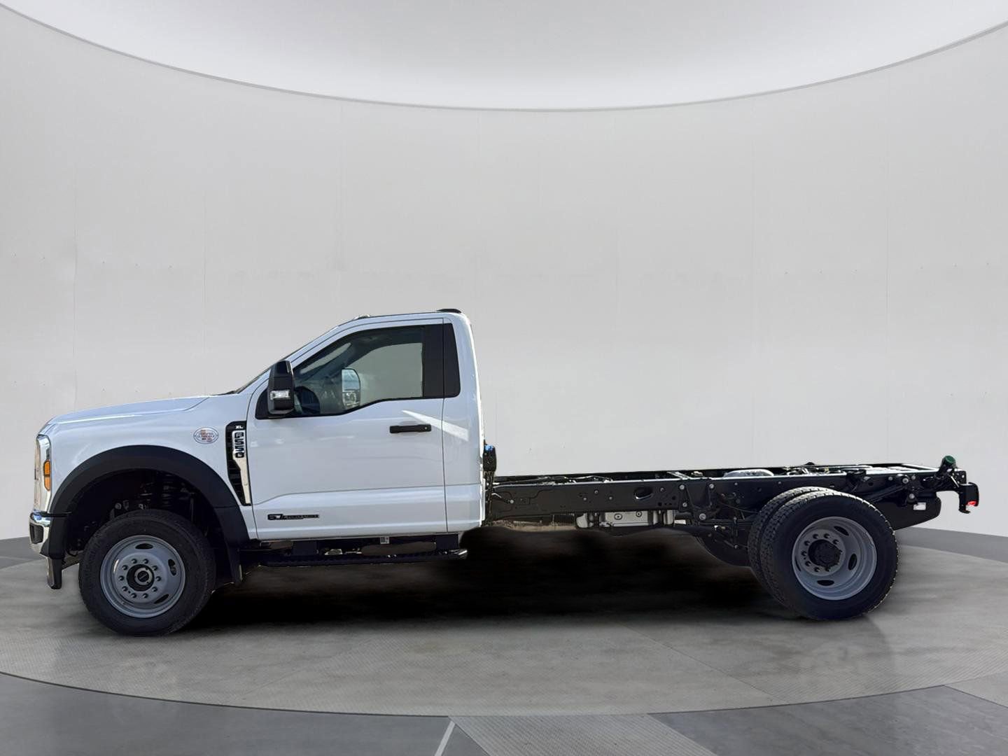 New 2026 Ford F550 4x4 Regular Cab Super Duty image 3