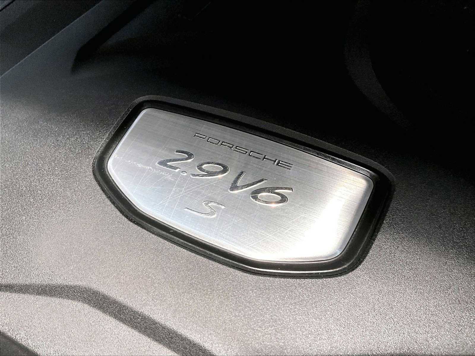 Used 2022 Porsche Cayenne S image 35