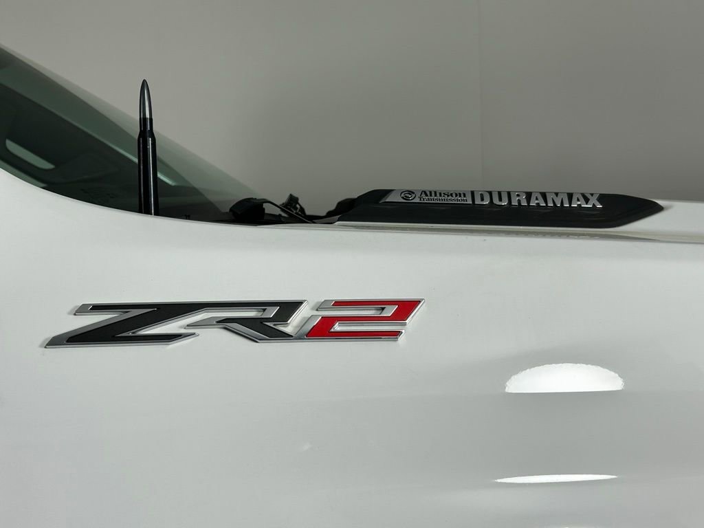 Used 2024 Chevrolet Silverado 2500 ZR2 w/ Technology Package AWD/4WD image 9