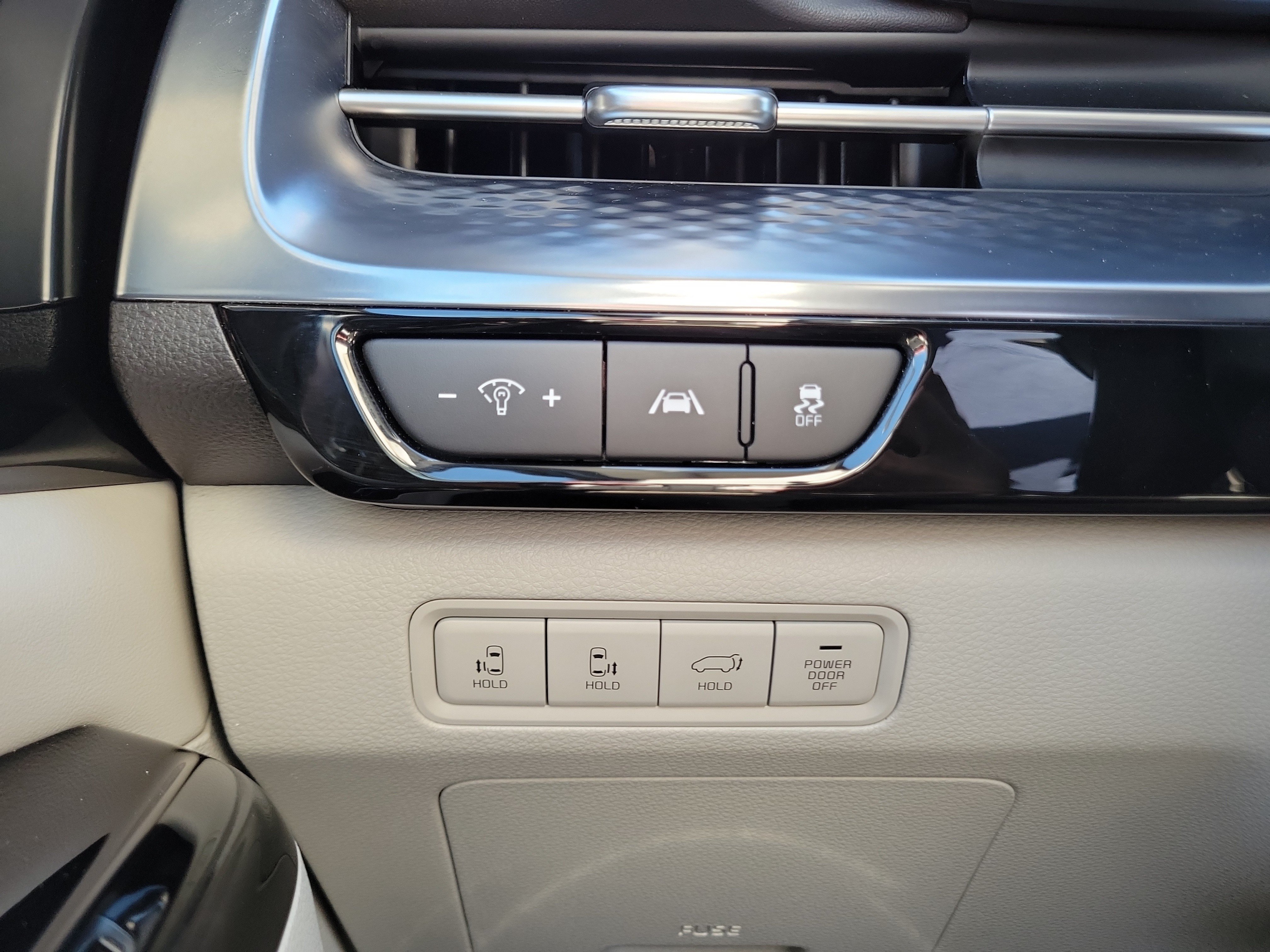 Certified 2024 Kia Carnival SX Prestige FWD image 26