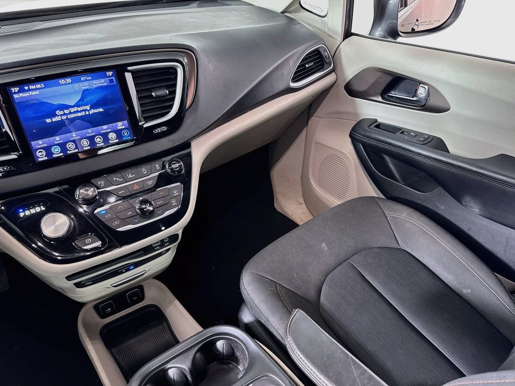 Used 2019 Chrysler Pacifica Touring Plus w/ Advanced Safetytec Group FWD image 23