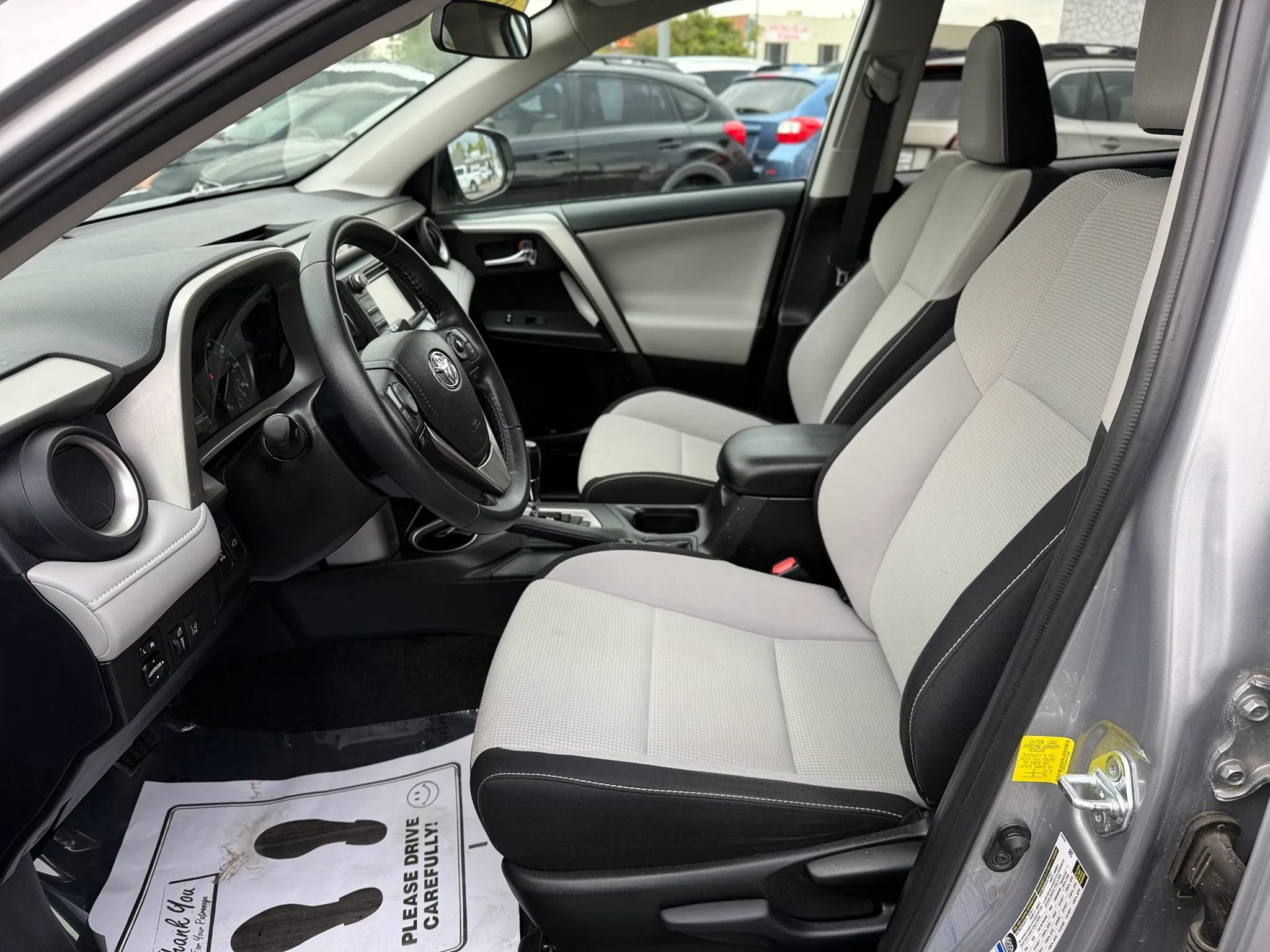 Used 2017 Toyota RAV4 XLE AWD/4WD image 12